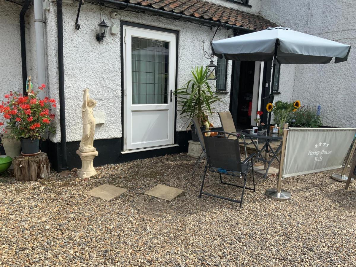 The Bridge Guest House Coltishall ภายนอก รูปภาพ